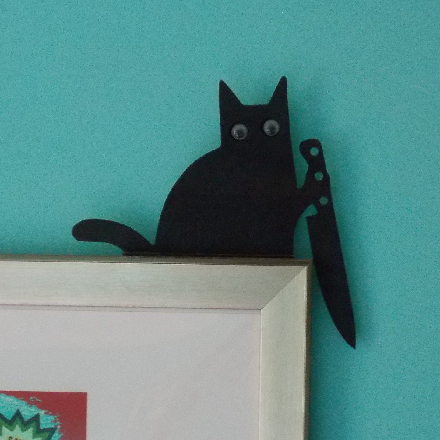 Playful Knife Cat Shelf Sitter – Gothic Wood Cat Decor – Black Cat Halloween Decoration – Spooky Home Accent - Glow in the Dark Eyes